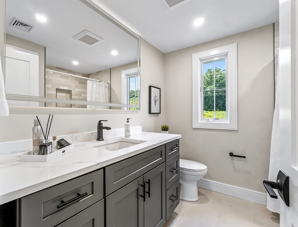 28 Fieldstone Dr