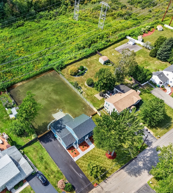 28 Fieldstone Dr