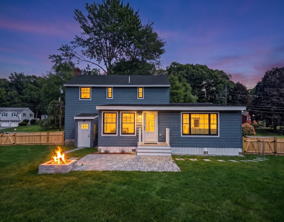 28 Fieldstone Dr