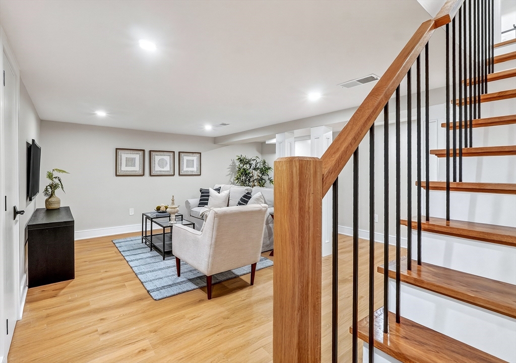 28 Fieldstone Dr