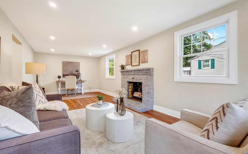 28 Fieldstone Dr