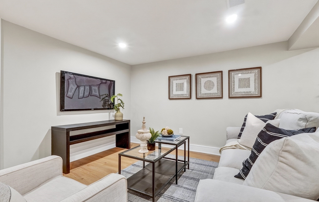 28 Fieldstone Dr