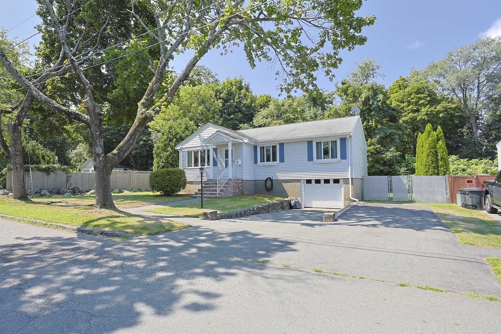 37 Cliftondale