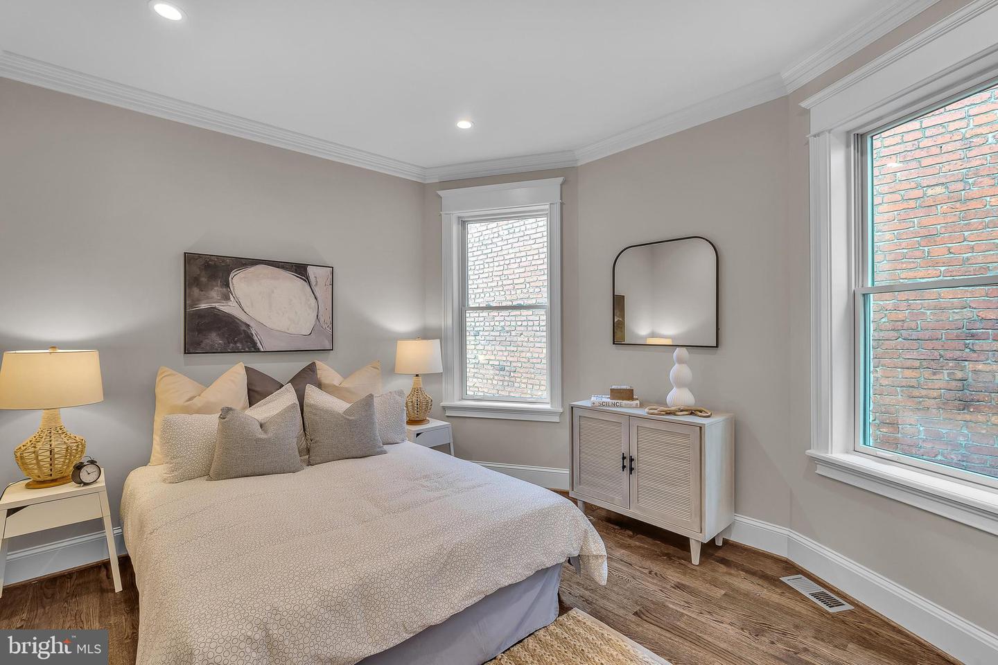 220 N St NW