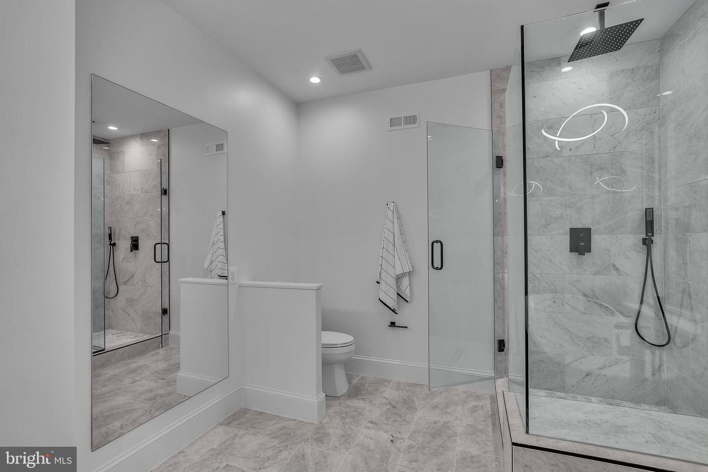 220 N St NW