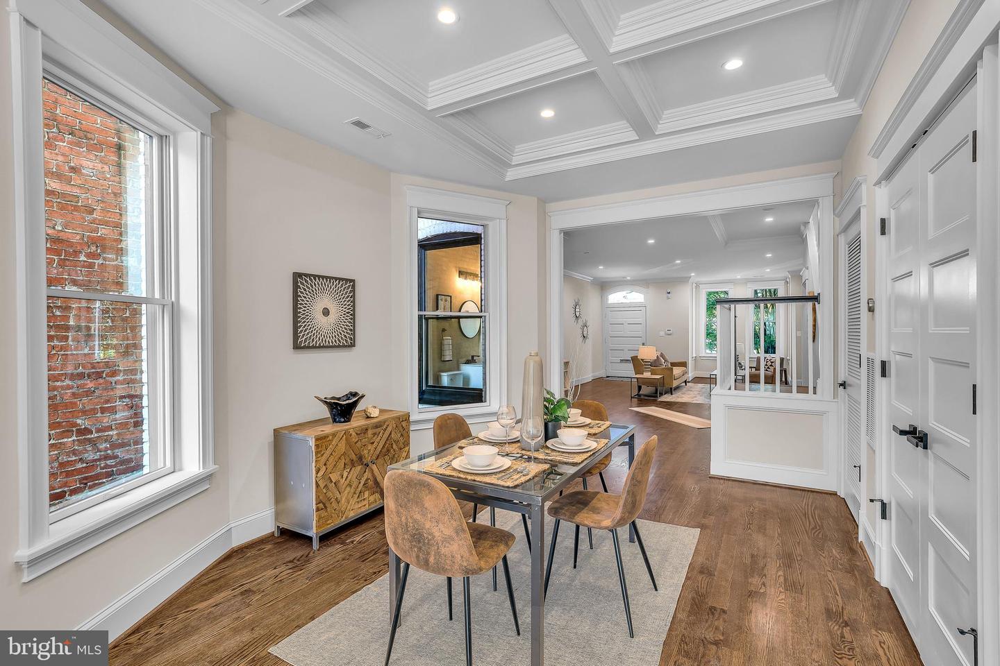 220 N St NW