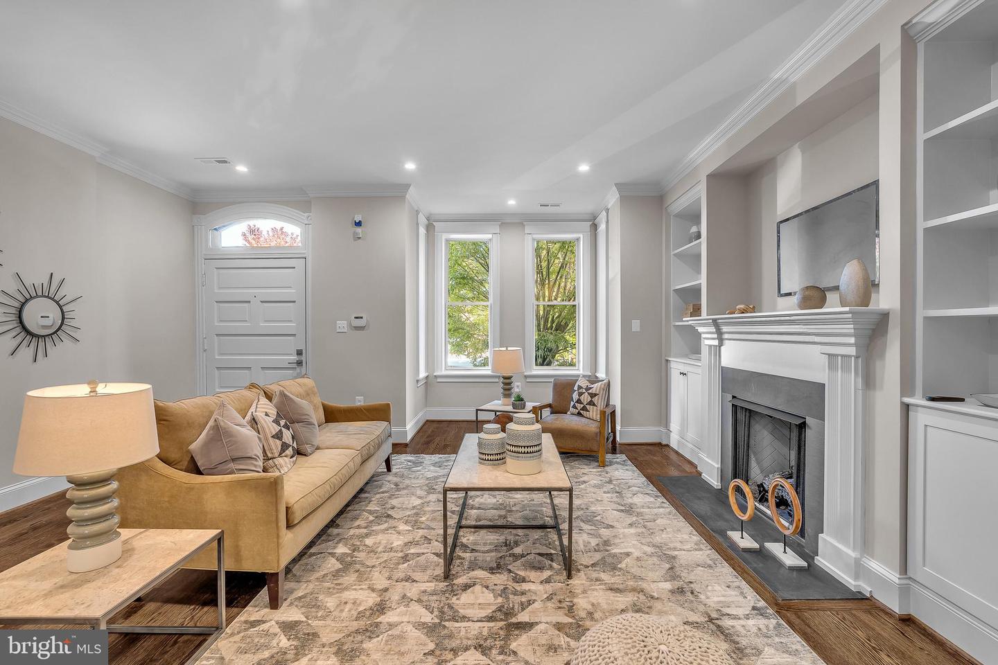 220 N St NW