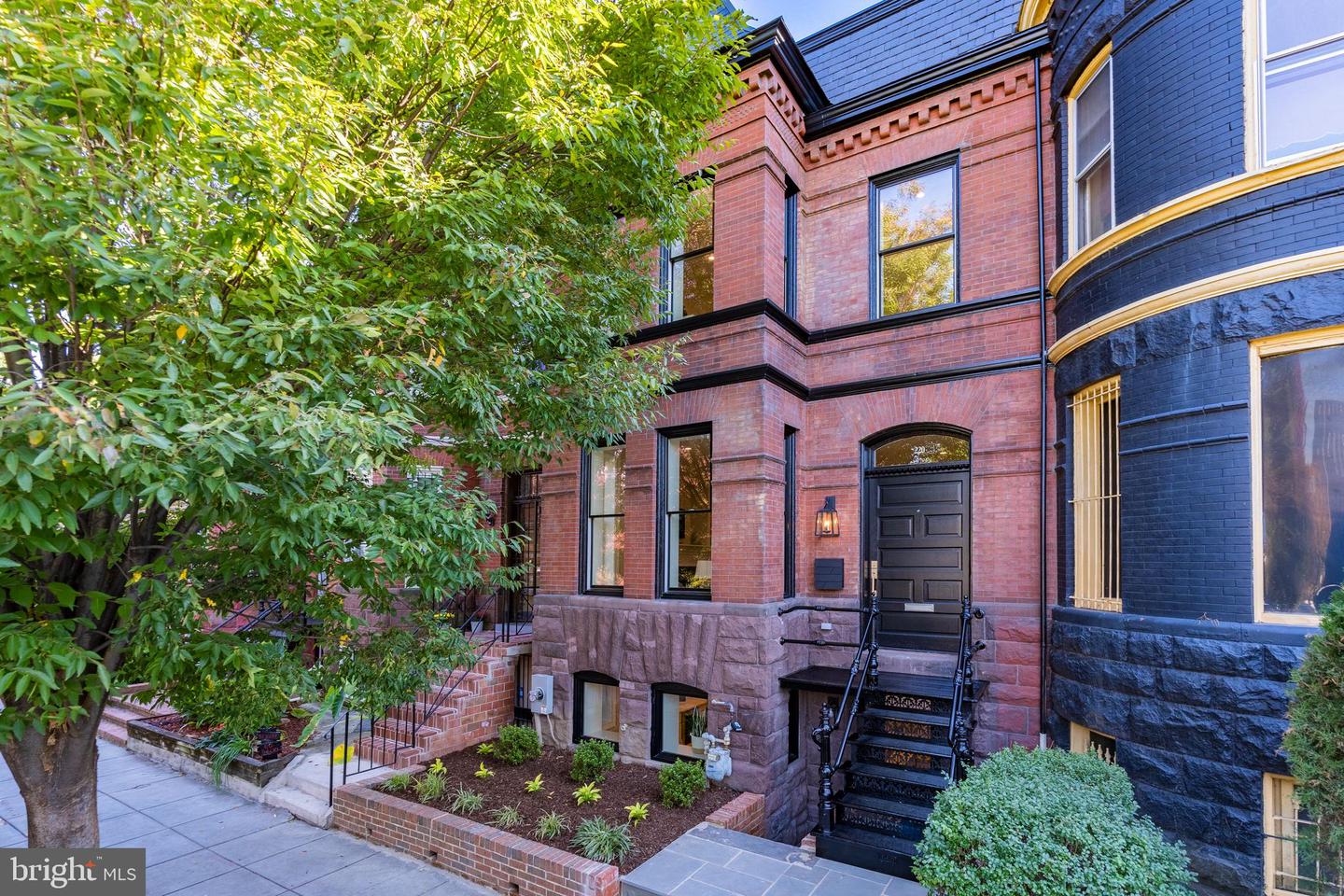 220 N St NW