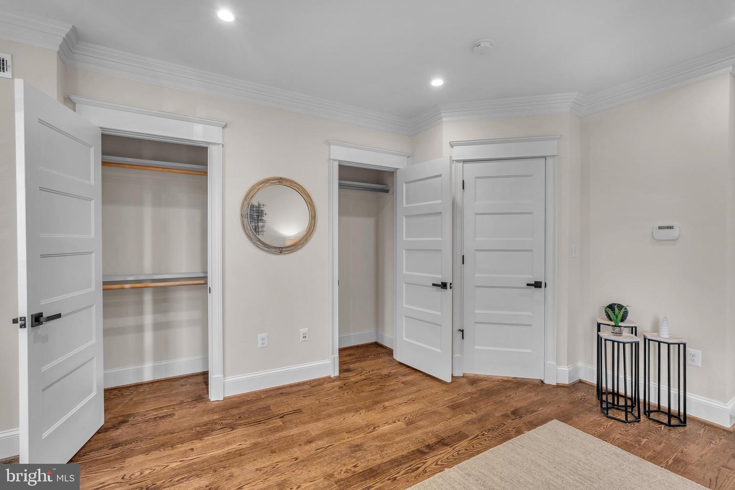 220 N St NW