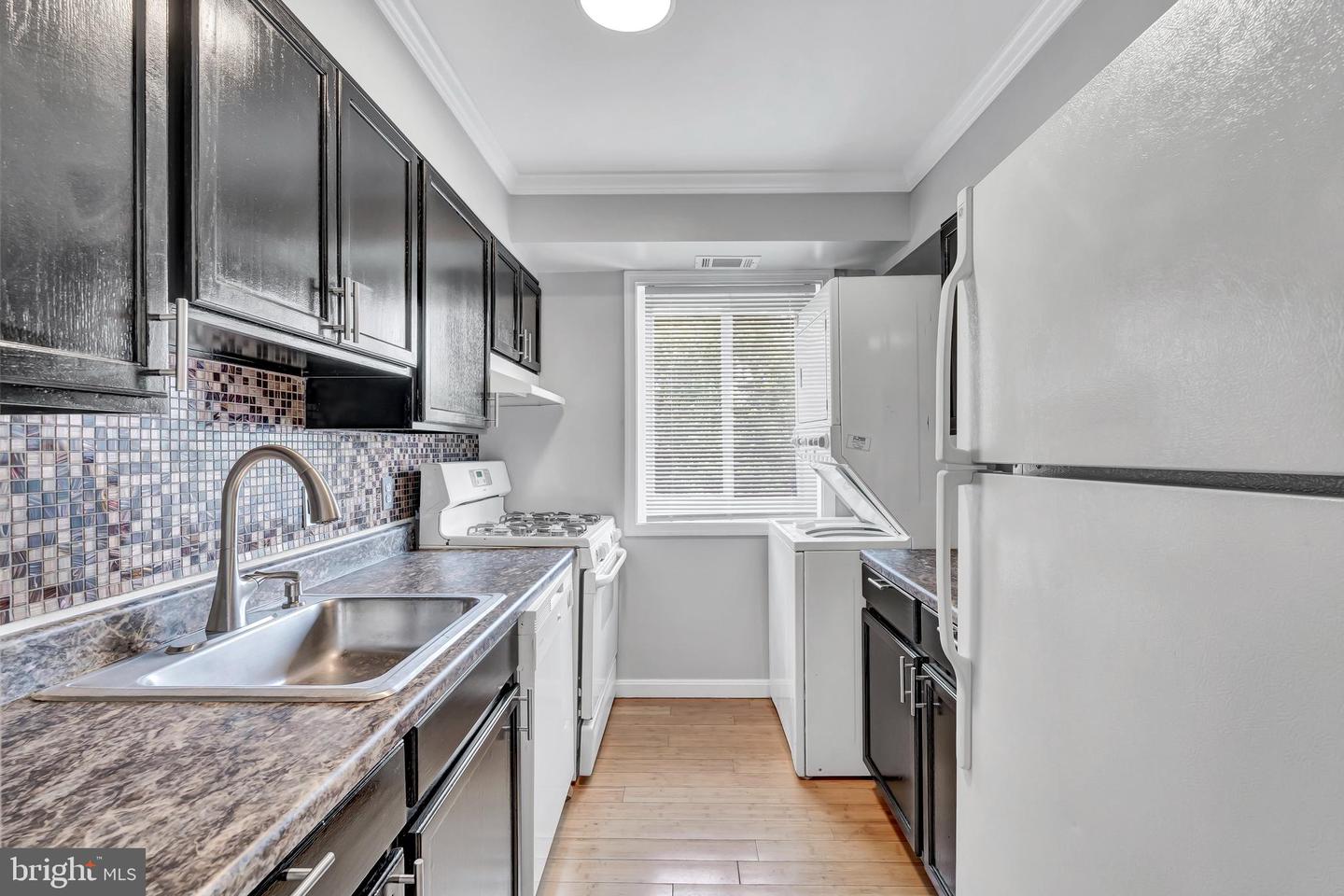 14 Halley Pl SE #302