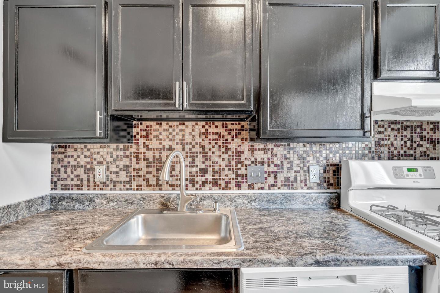 14 Halley Pl SE #302