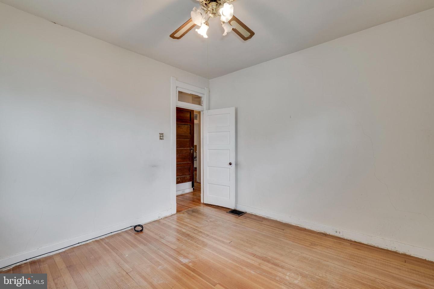 2910 S Dakota Ave NE