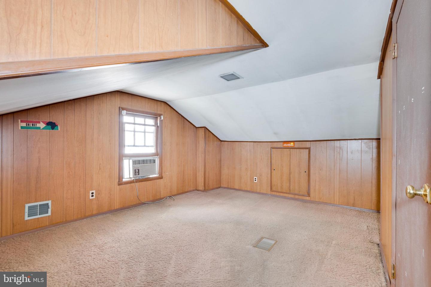 2910 S Dakota Ave NE