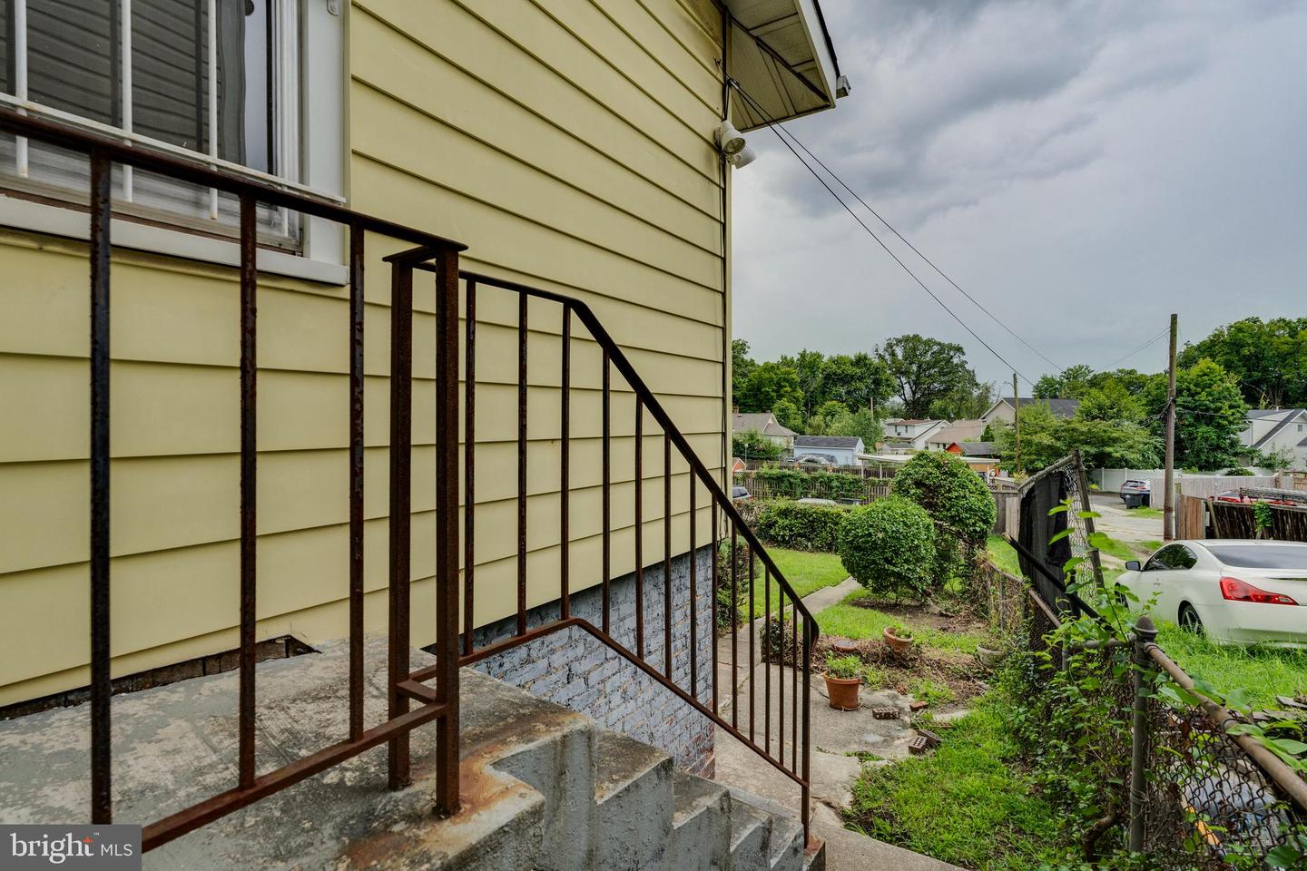 2910 S Dakota Ave NE