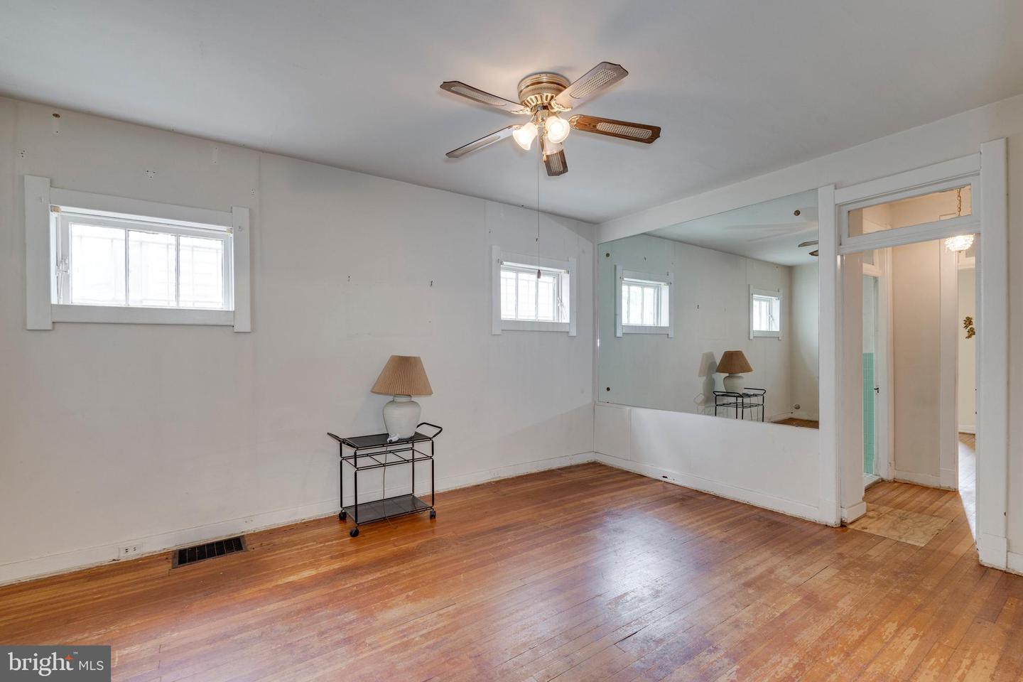 2910 S Dakota Ave NE