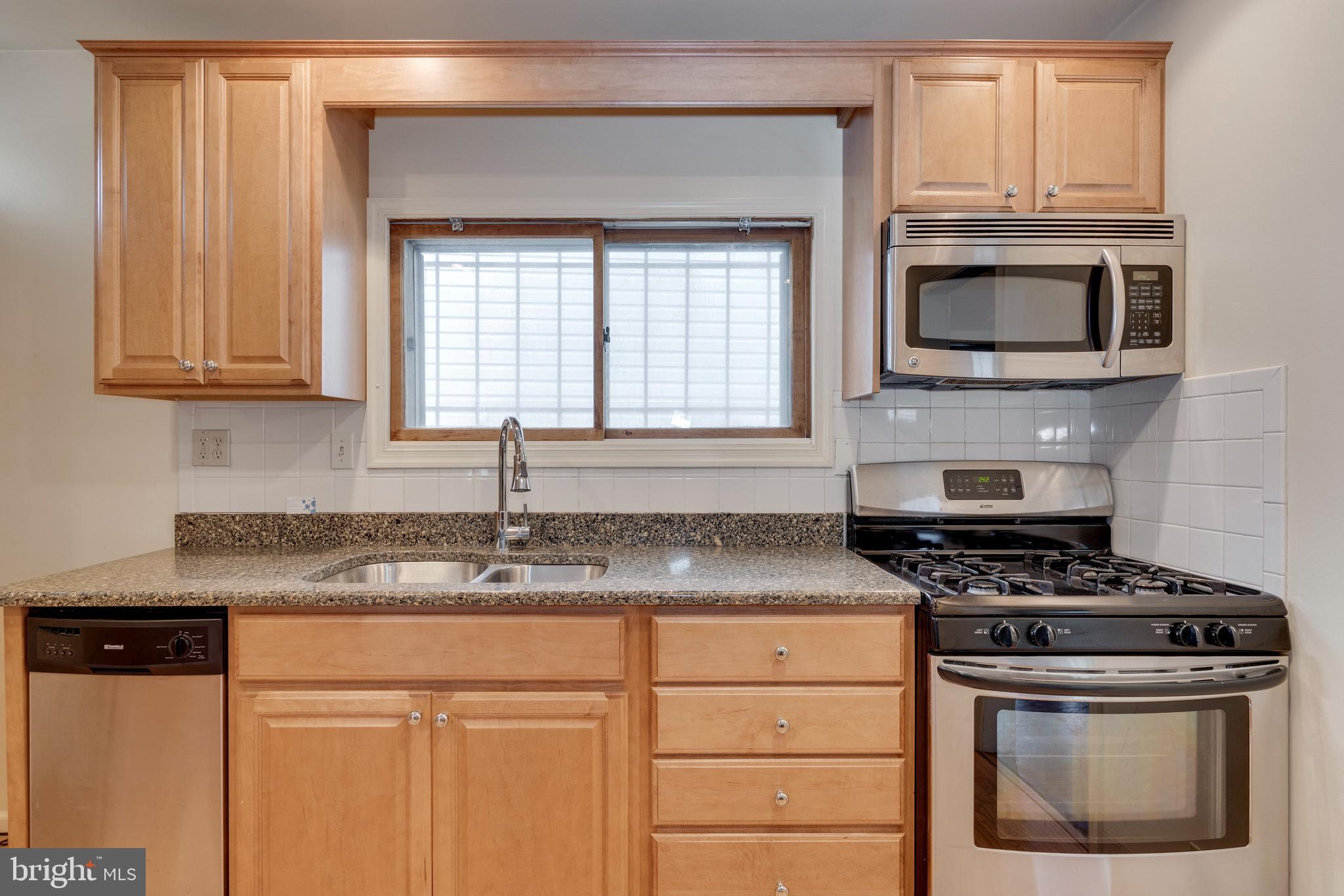 2910 S Dakota Ave NE