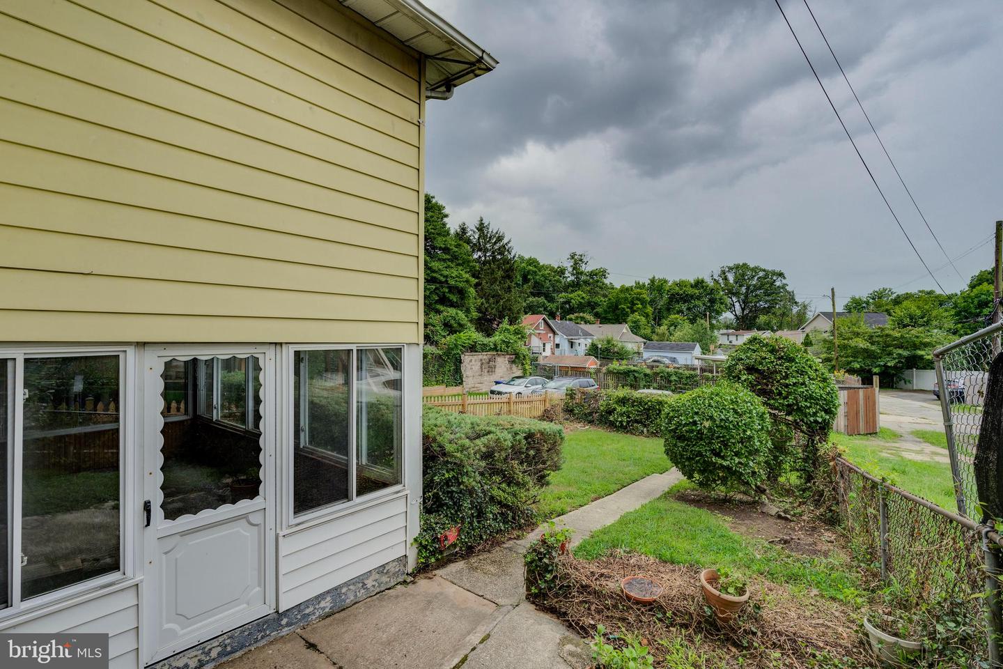 2910 S Dakota Ave NE