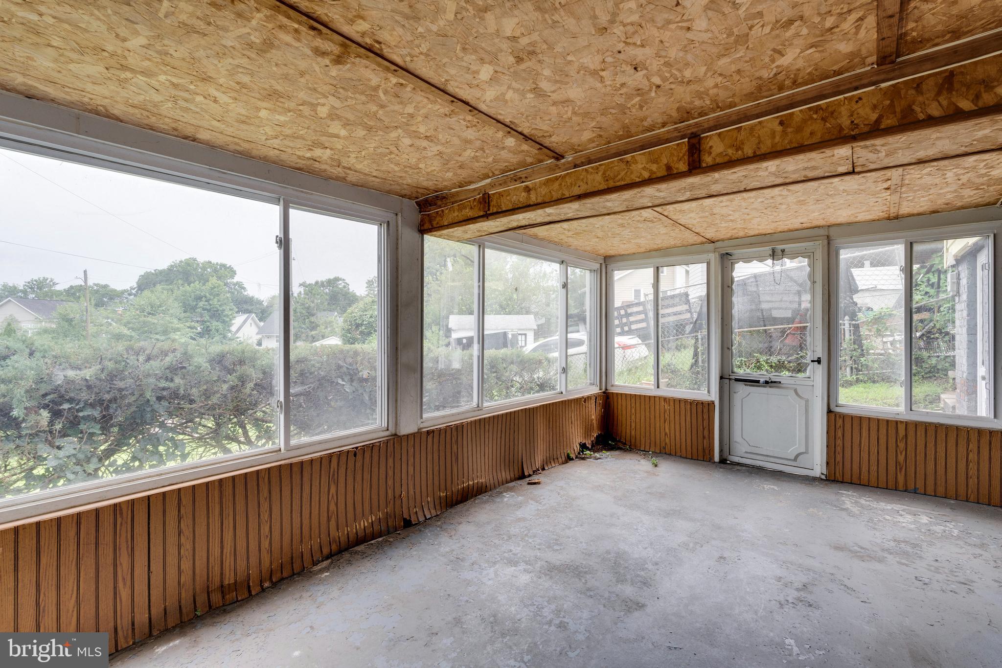 2910 S Dakota Ave NE