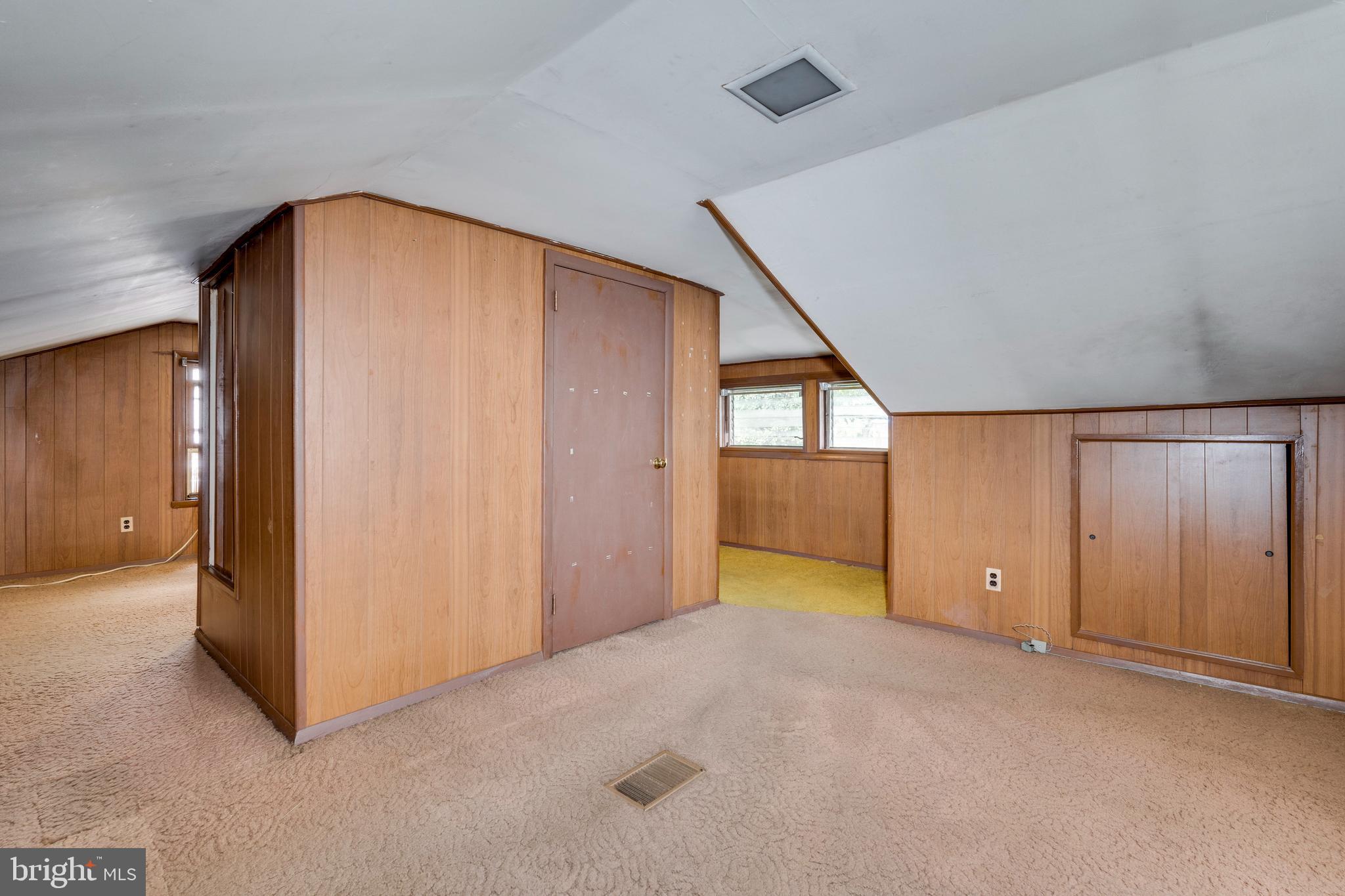 2910 S Dakota Ave NE