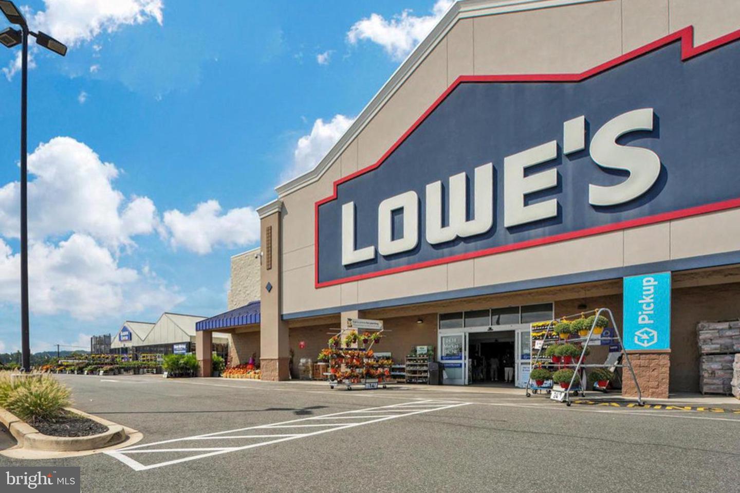 2910 S Dakota Ave NE