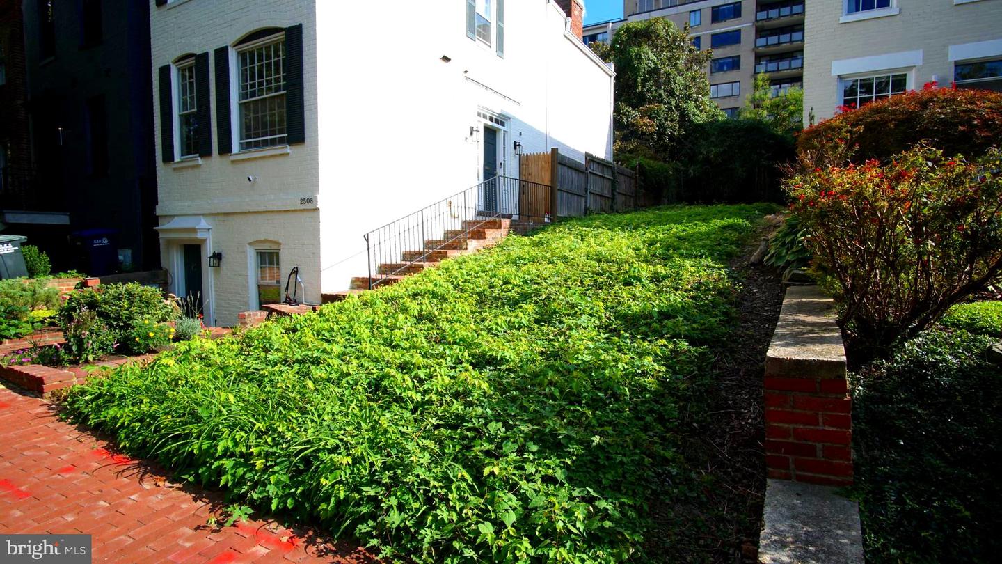 2510 I St NW