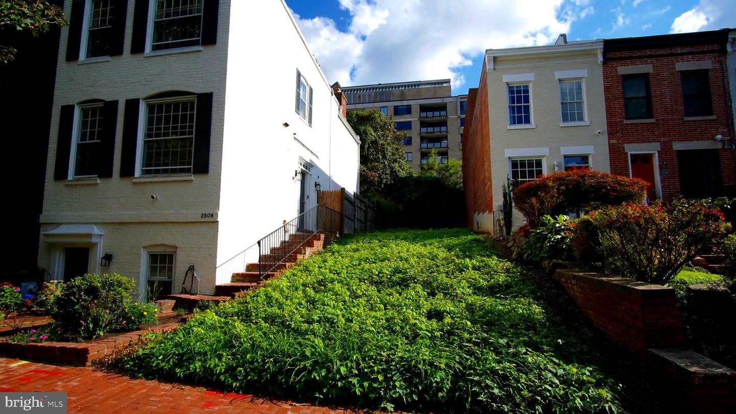 2510 I St NW