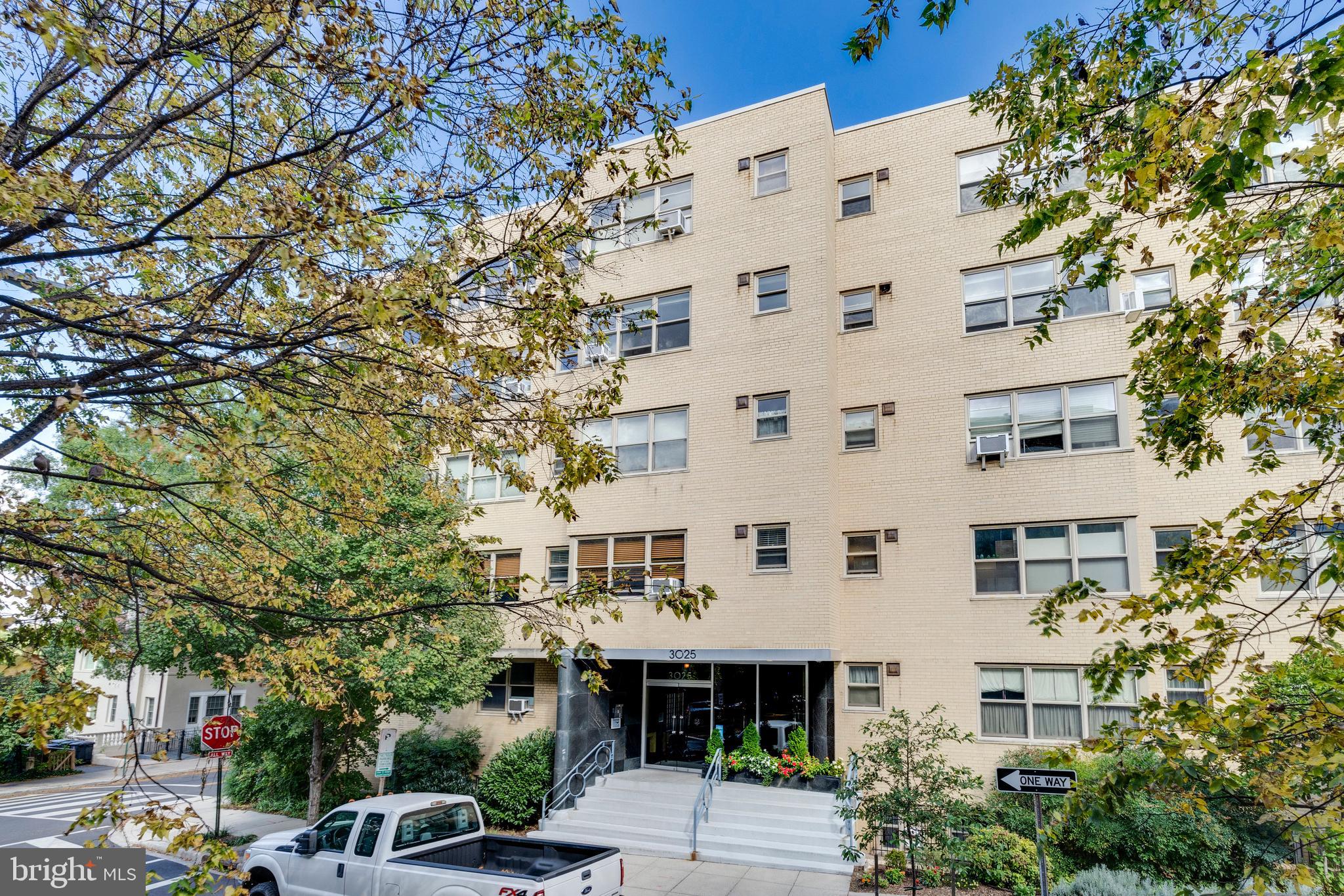 3025 Ontario Rd NW #104