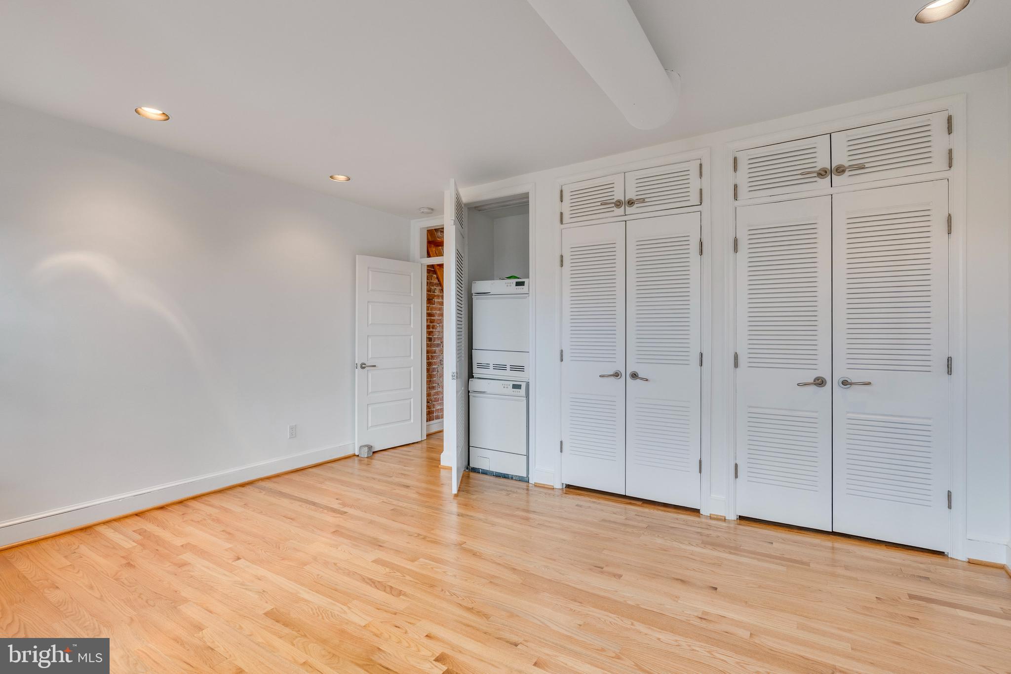 1946 Calvert St NW #4