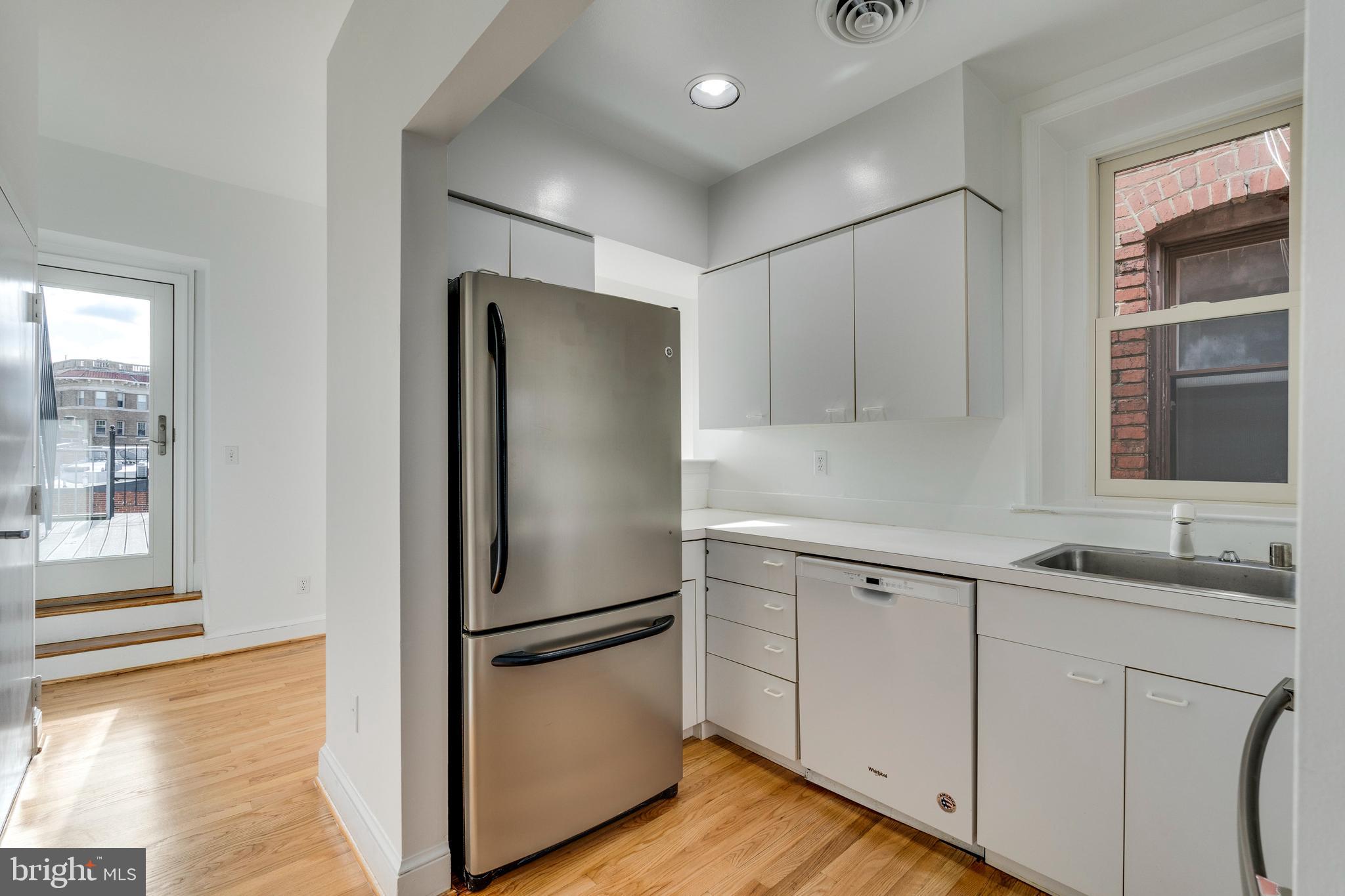 1946 Calvert St NW #4