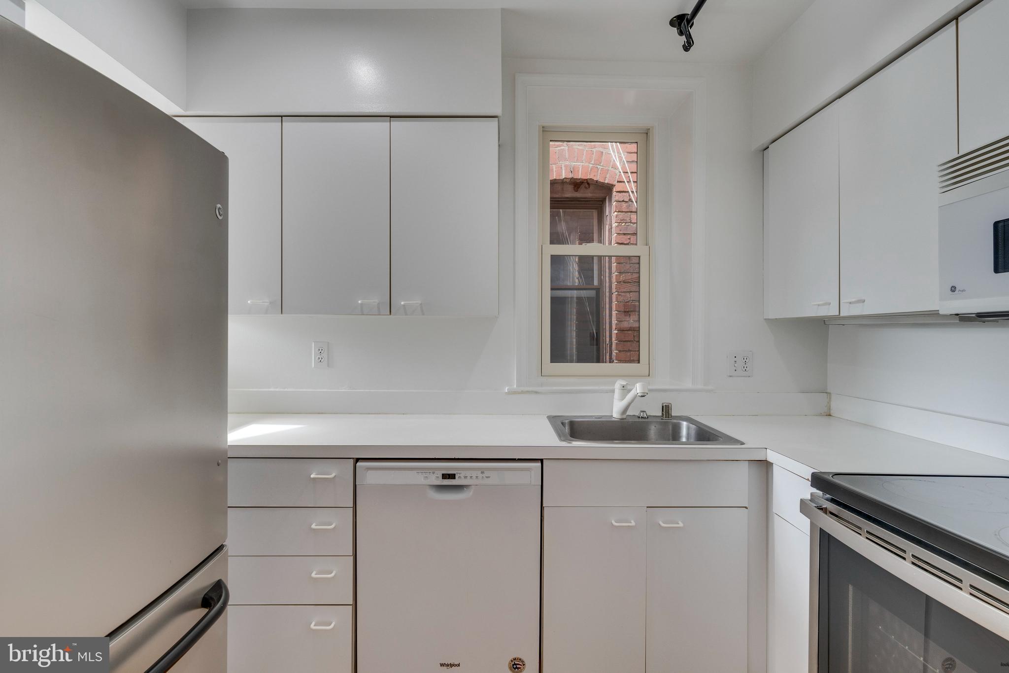 1946 Calvert St NW #4