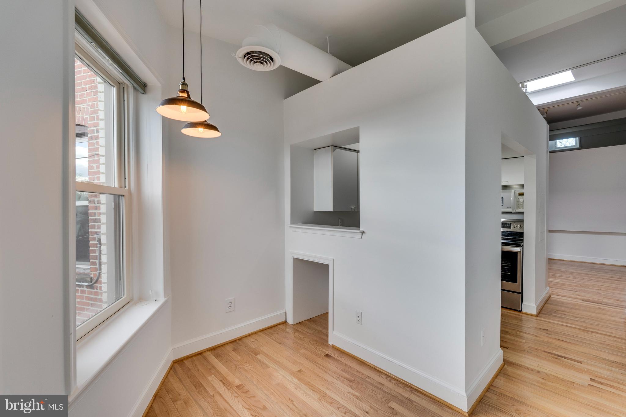 1946 Calvert St NW #4