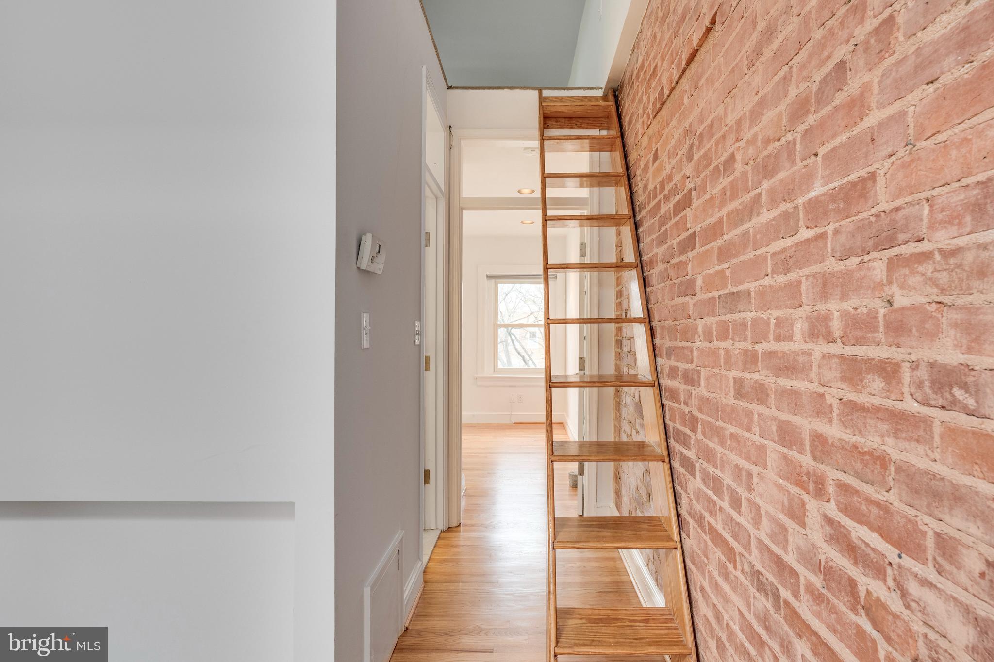 1946 Calvert St NW #4