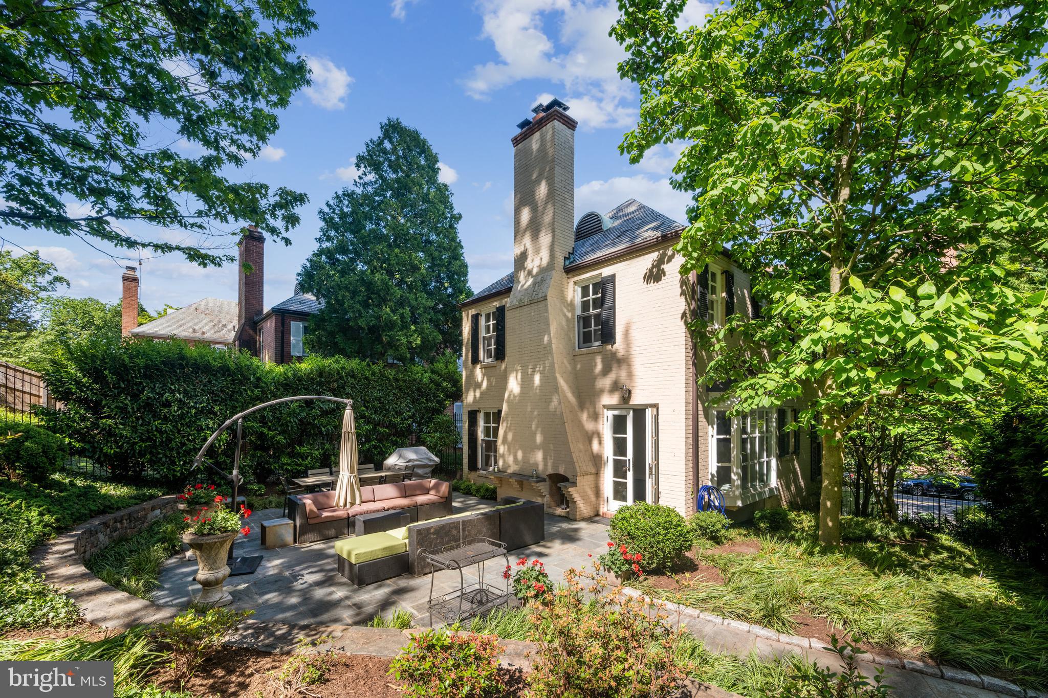 3028 New Mexico Ave NW