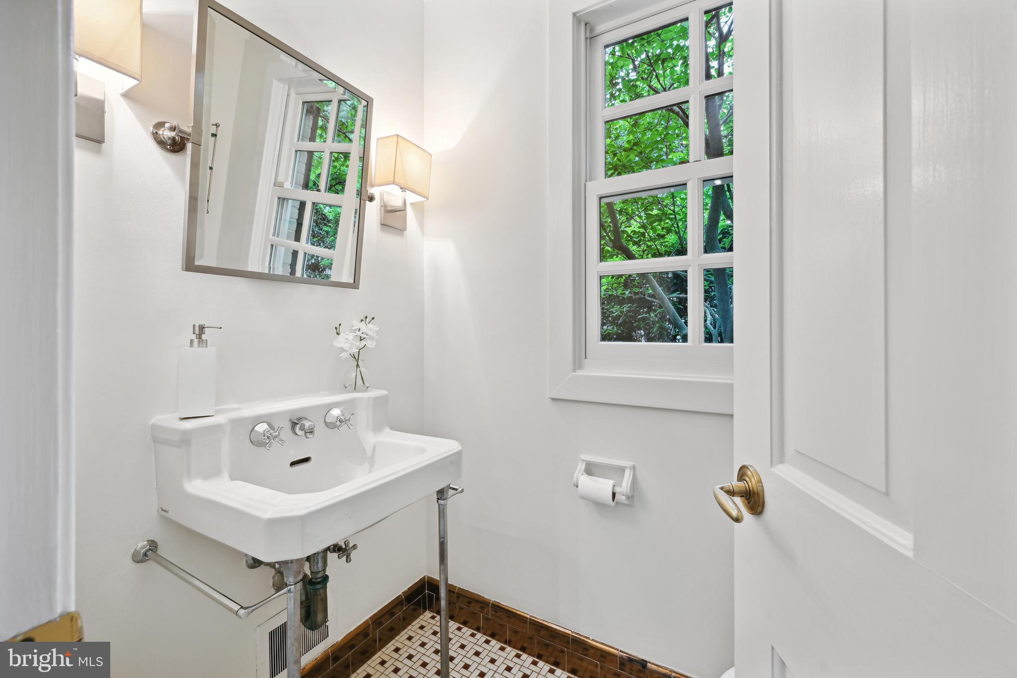 3028 New Mexico Ave NW