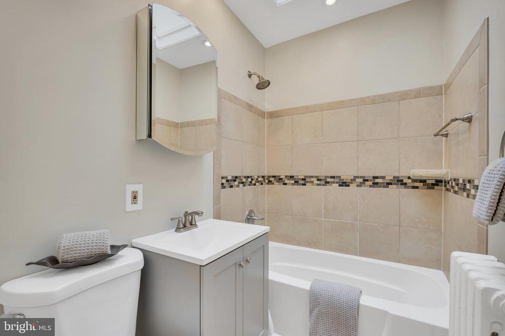 314 Allison St NW