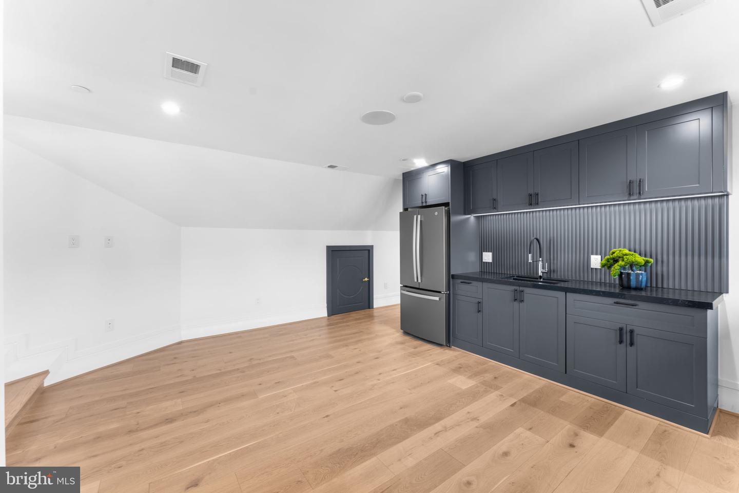 3819 NW Albemarle St NW