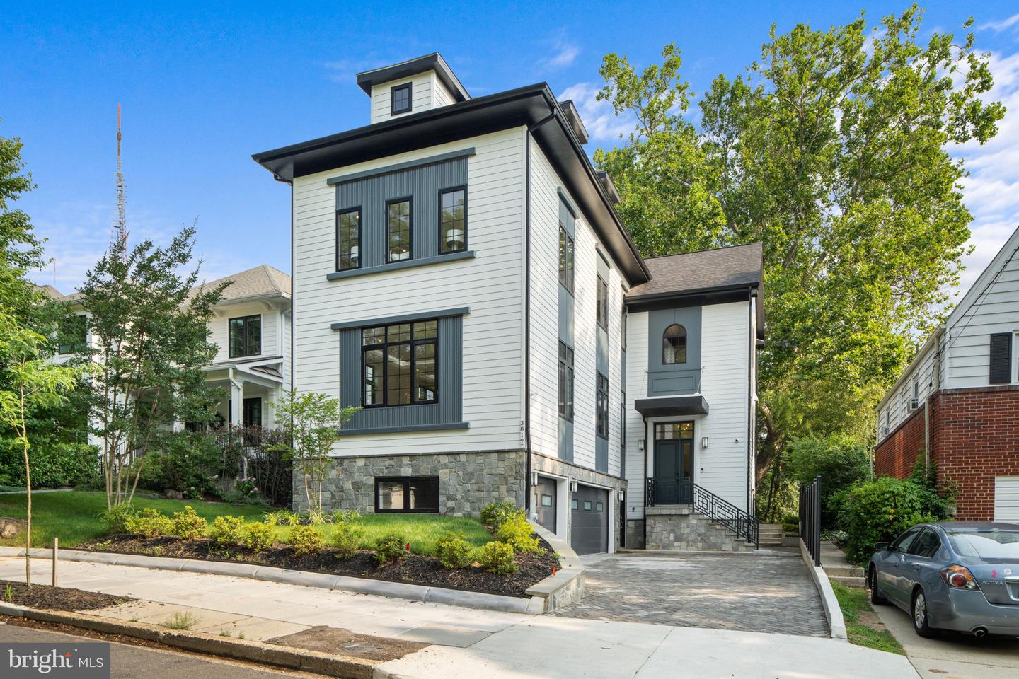 3819 NW Albemarle St NW