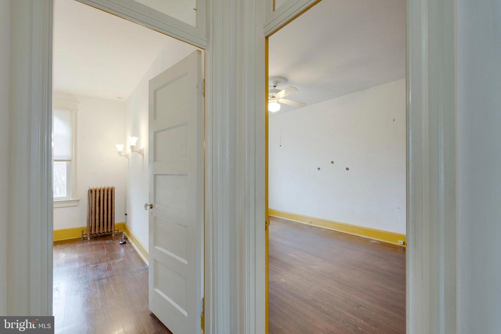 1921 Biltmore St NW