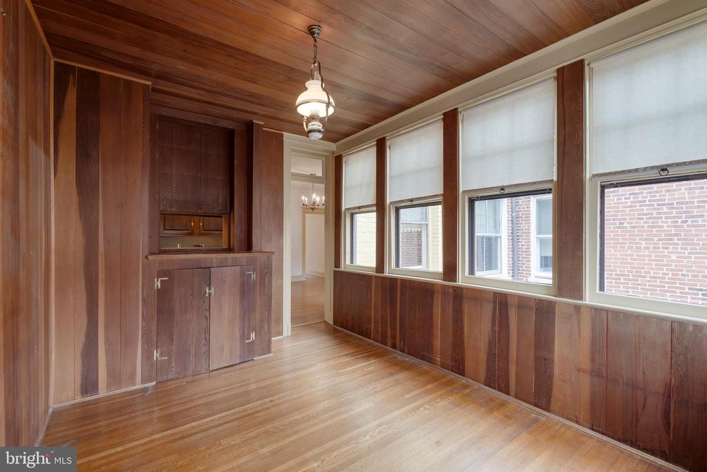 1921 Biltmore St NW