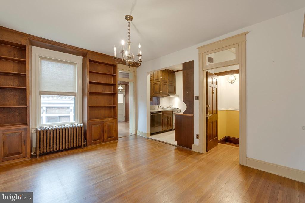 1921 Biltmore St NW