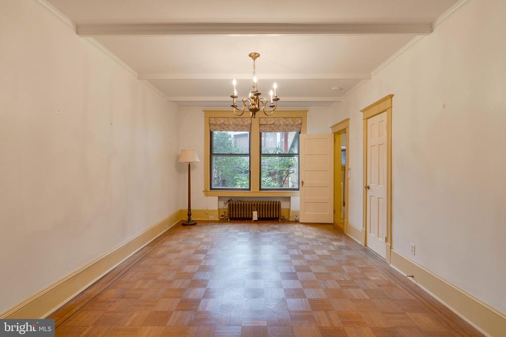 1921 Biltmore St NW