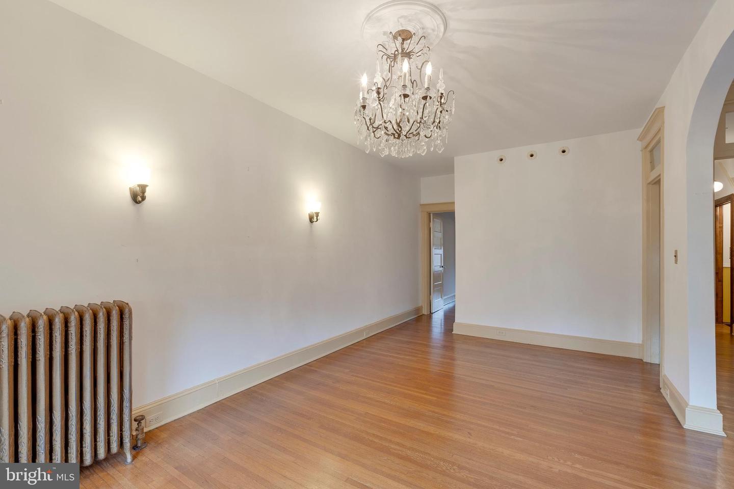 1921 Biltmore St NW