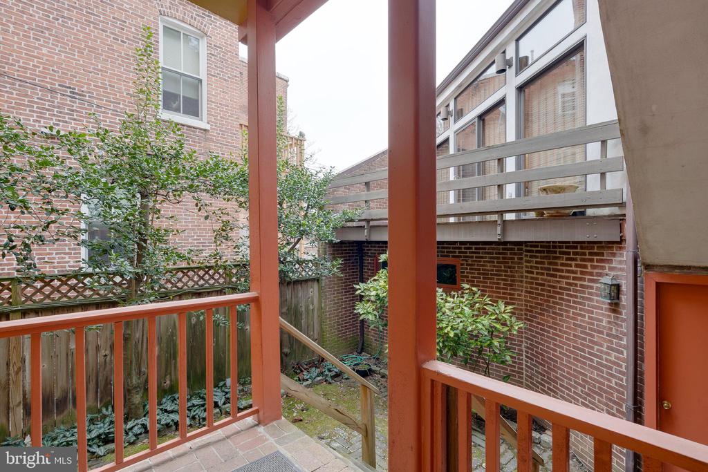 1921 Biltmore St NW