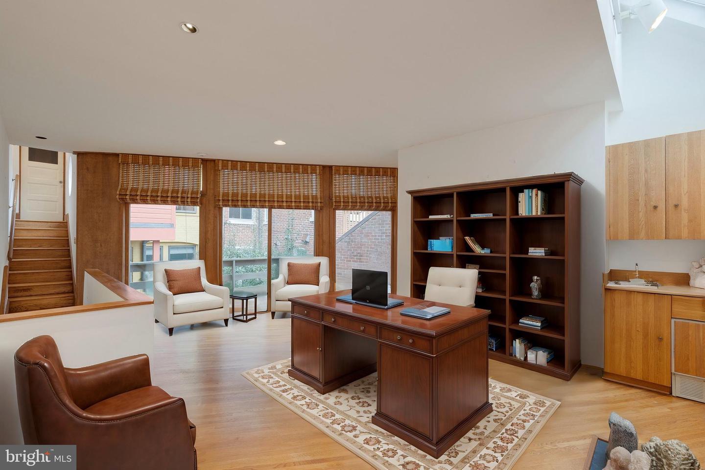 1921 Biltmore St NW