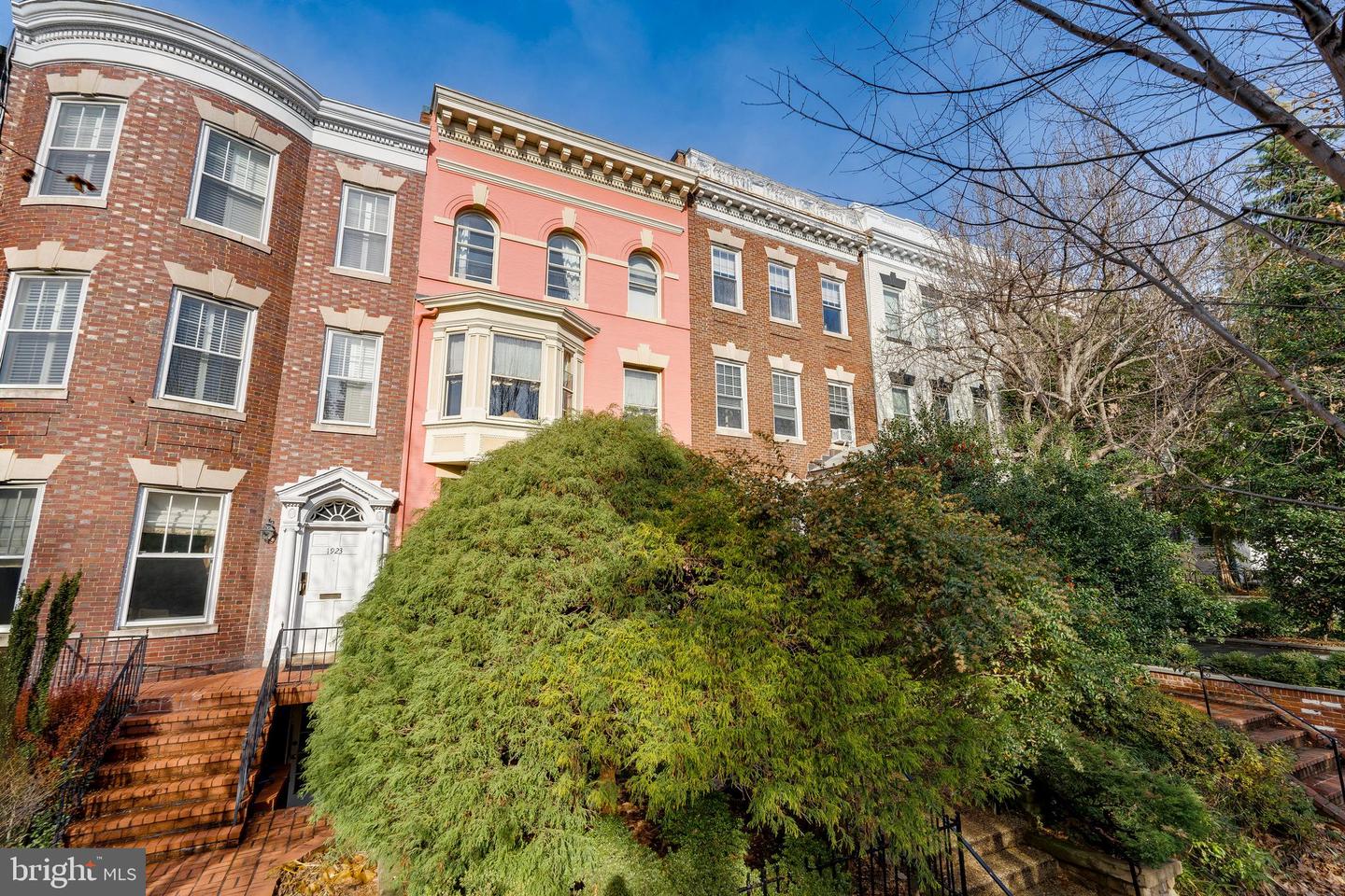 1921 Biltmore St NW