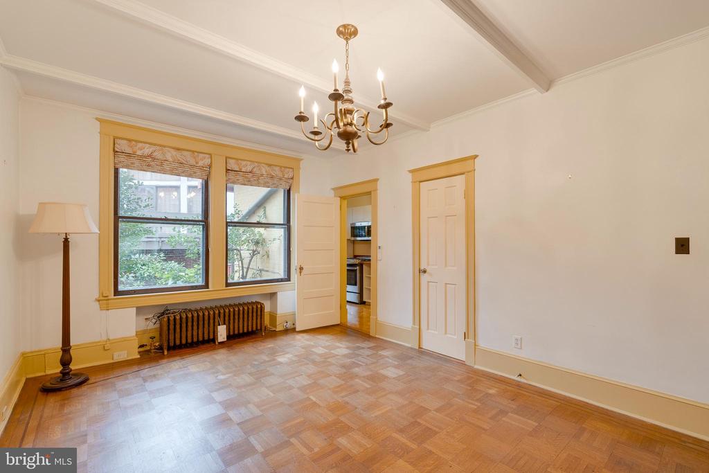 1921 Biltmore St NW
