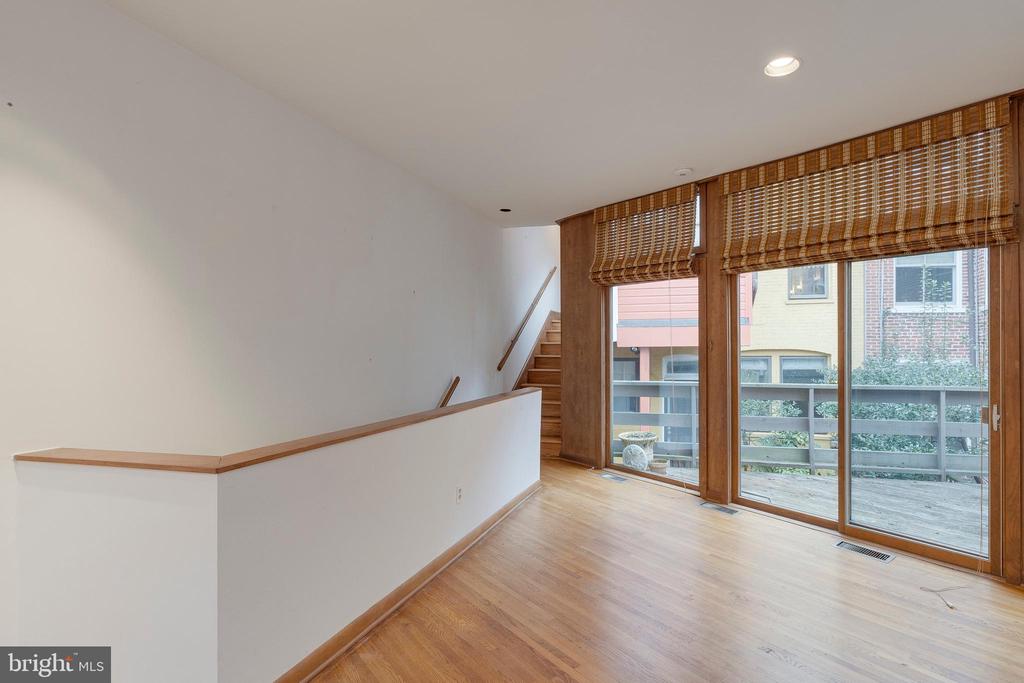 1921 Biltmore St NW