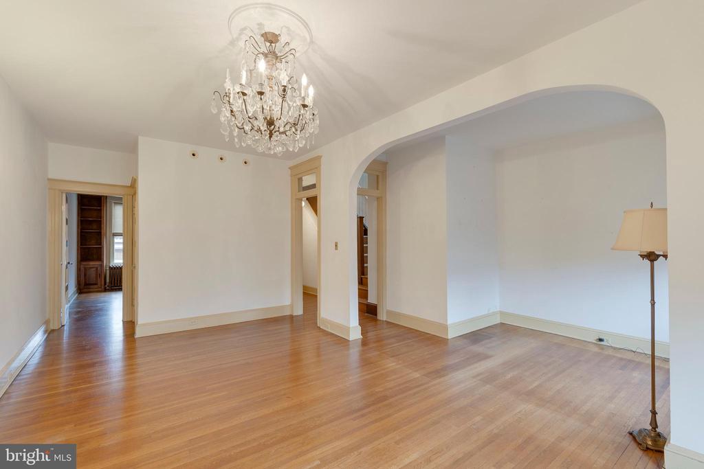 1921 Biltmore St NW