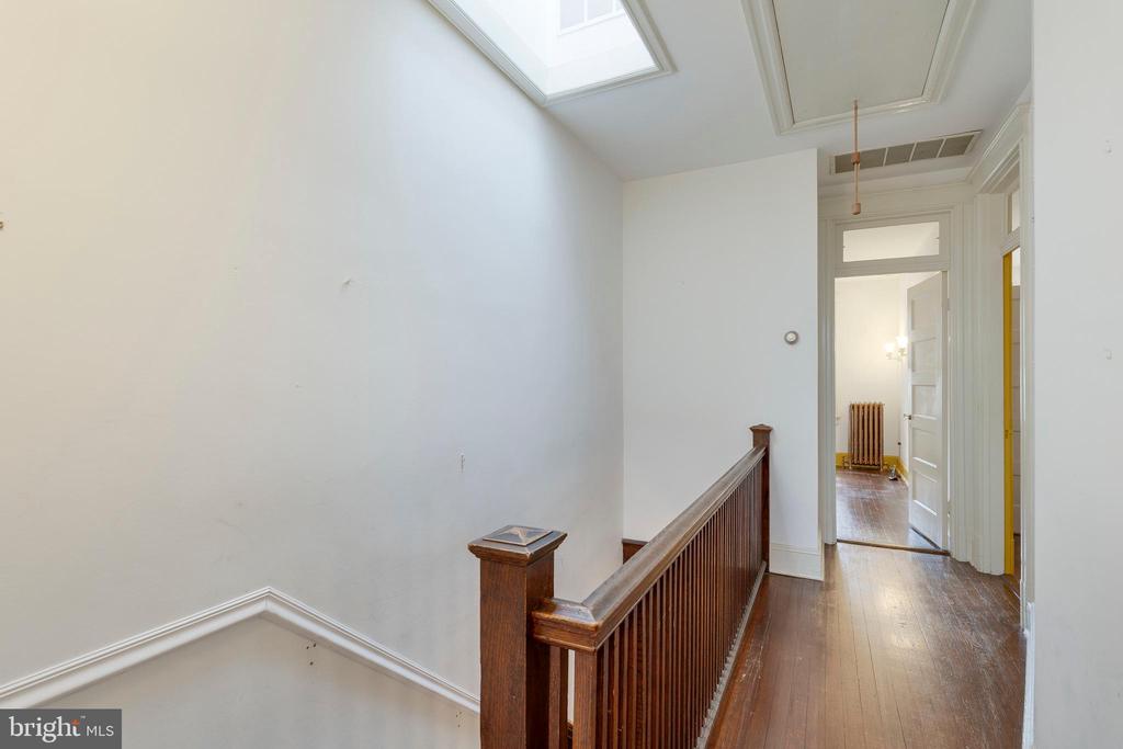 1921 Biltmore St NW
