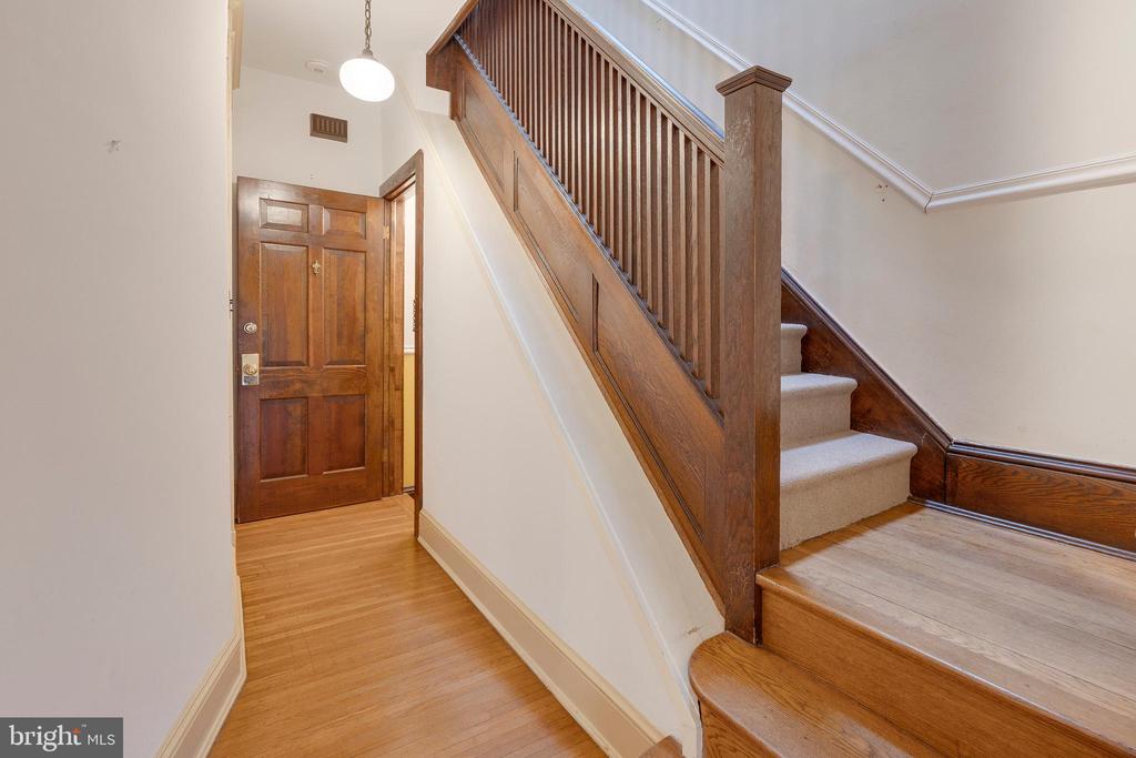 1921 Biltmore St NW